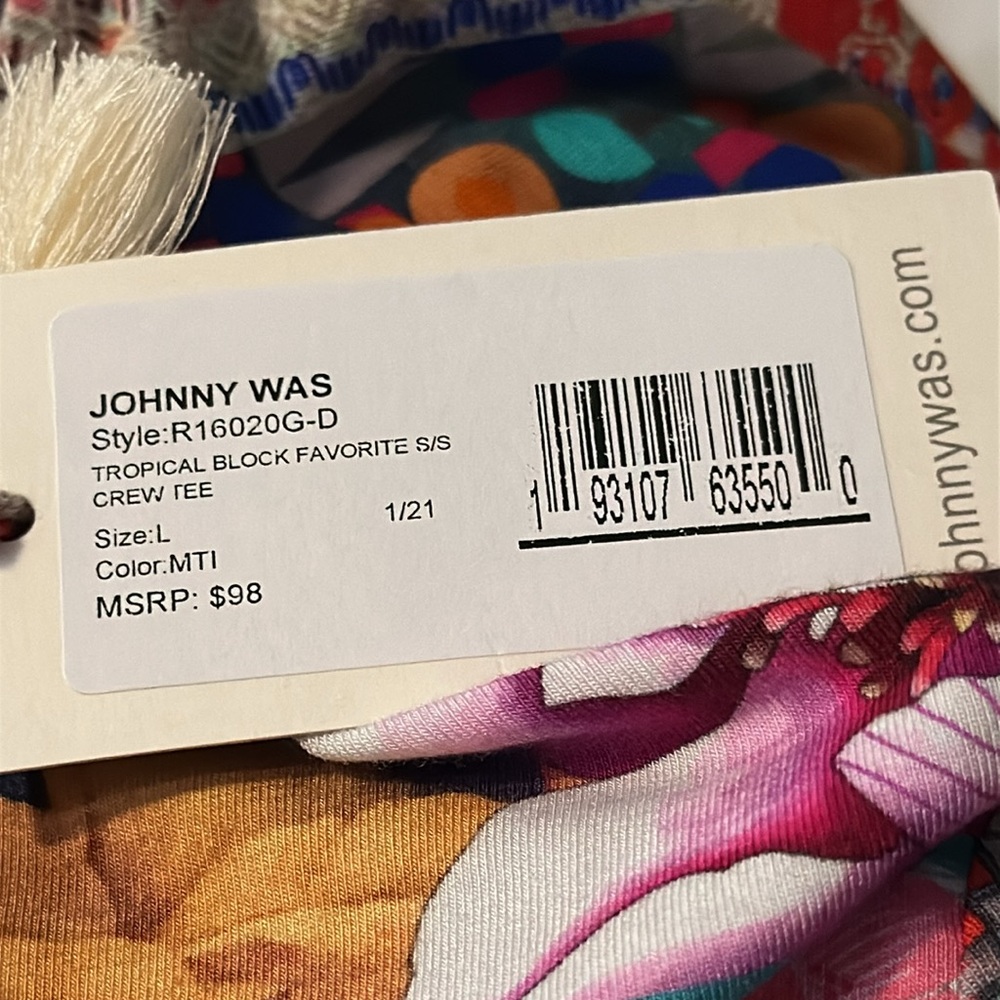 Johnny Was Medium Romantic Bamboo V-Neck Tee NWT - Picture 7 of 7